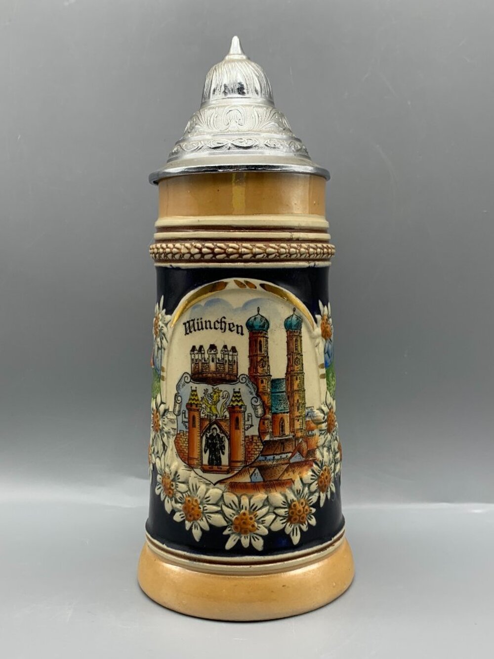 Made in Germany Munchen (Munich) Ceramic Beer Stein with Hinged Lid